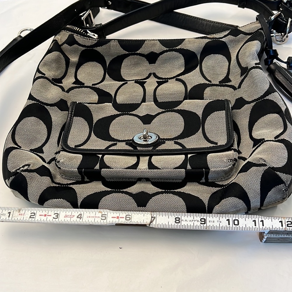 Coach Vintage Shoulder Bag with Signature C's in Light Gray and Black - Picture 6 of 11